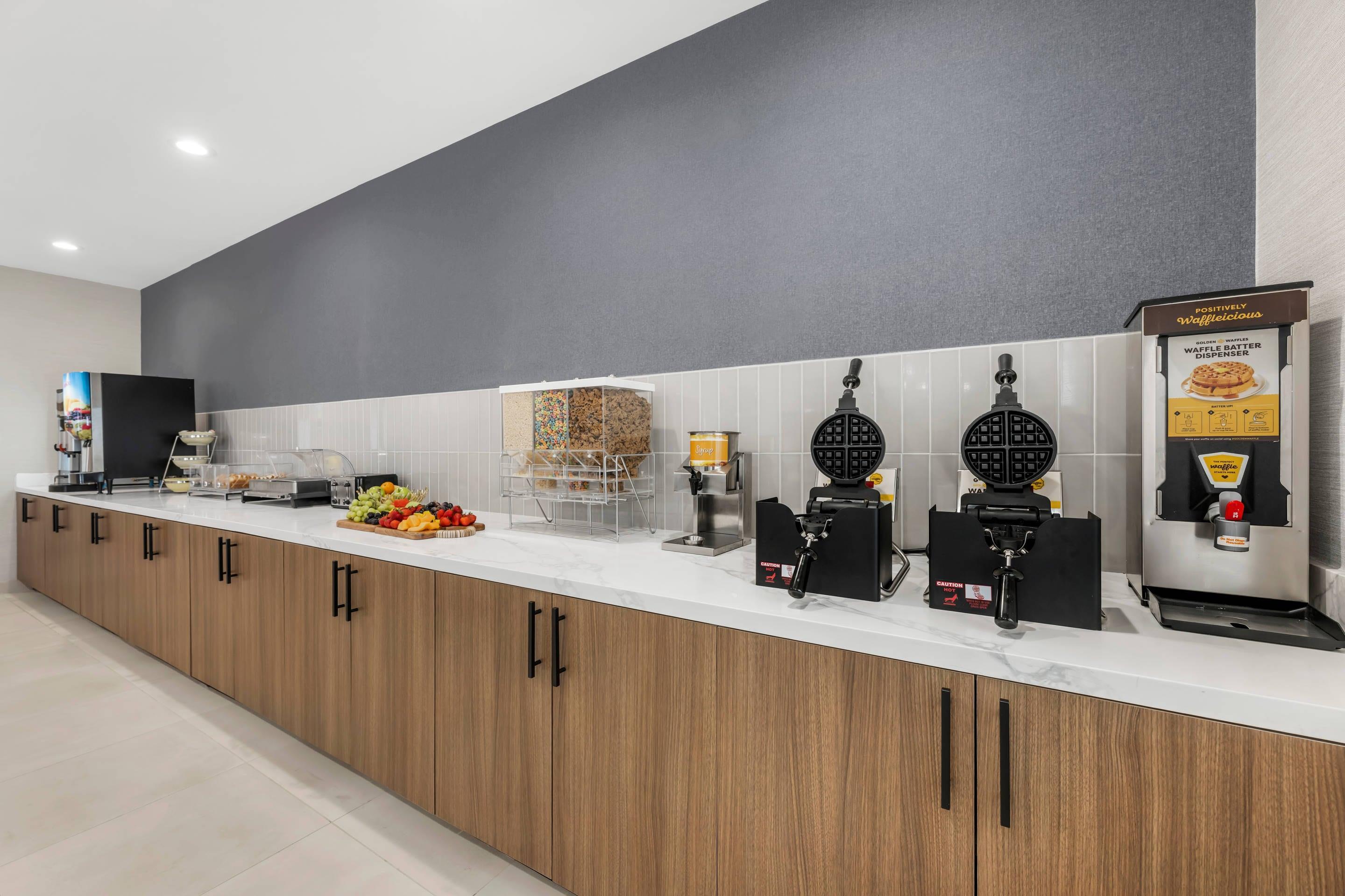 Breakfast area | Quality Inn