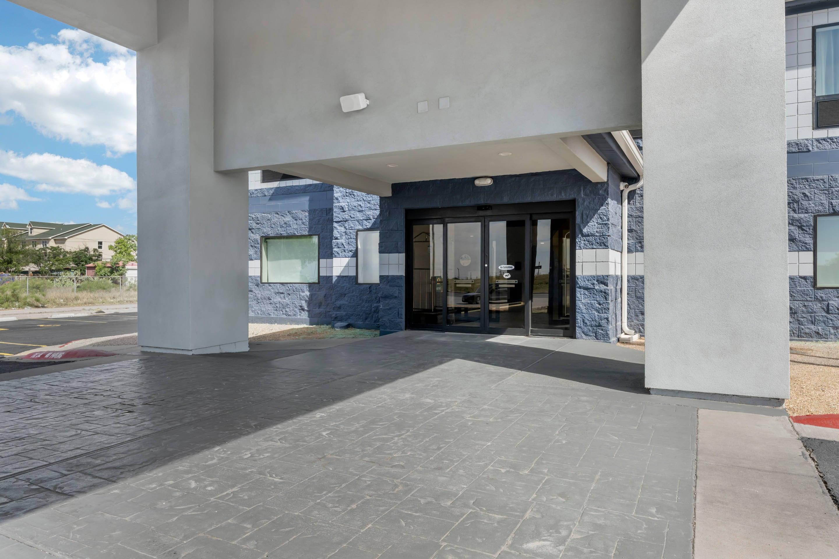 Hotel exterior | Quality Inn