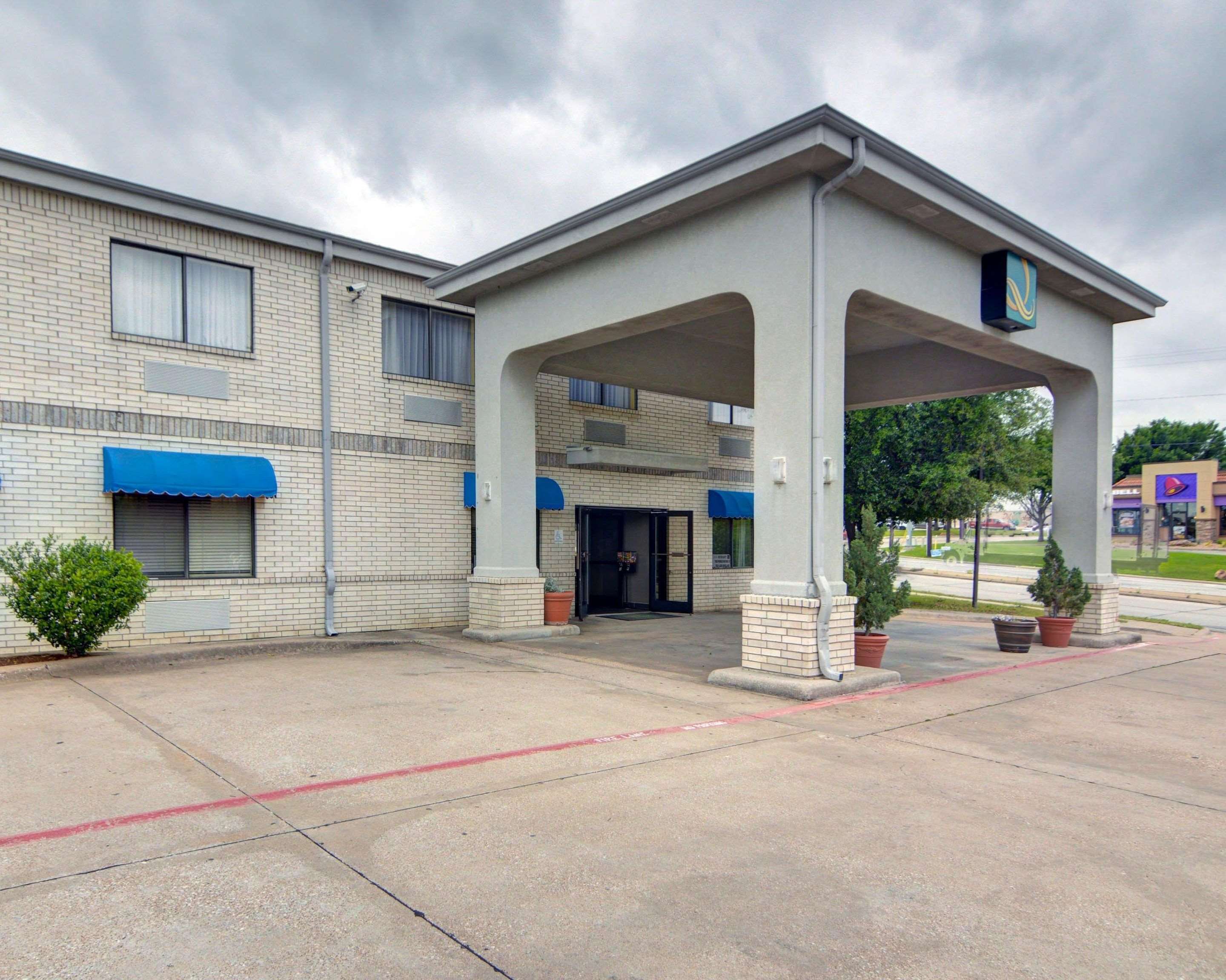 Hotel exterior | Quality Inn & Suites