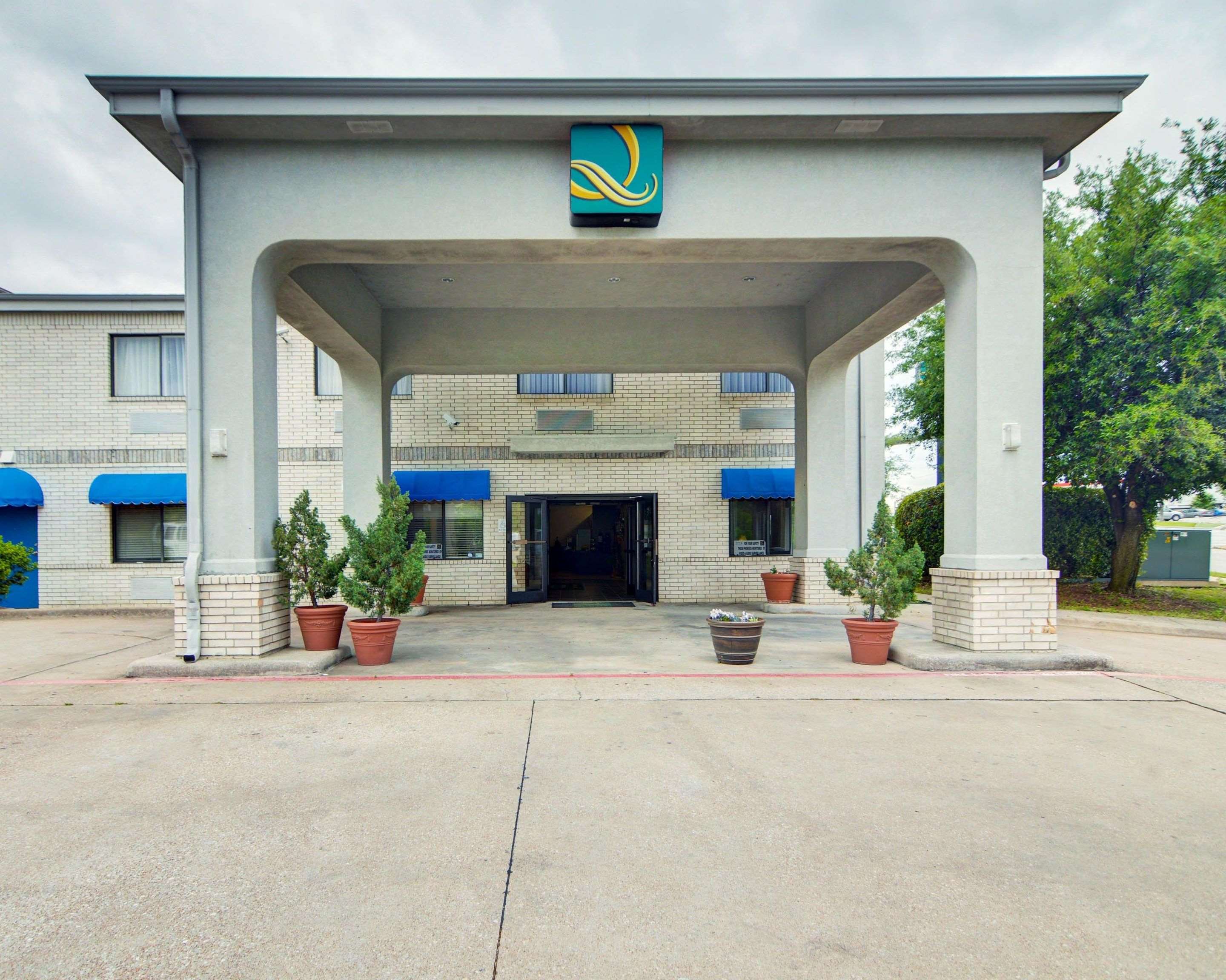 Hotel exterior | Quality Inn & Suites