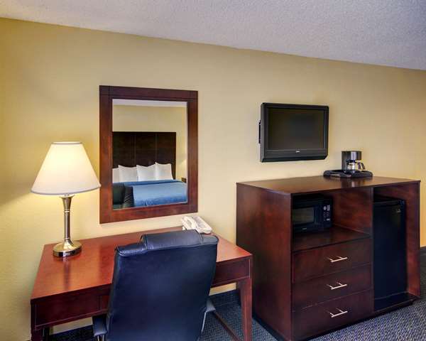 Suite - Quality Inn & Suites Grand Prairie - I-20, Exit 454