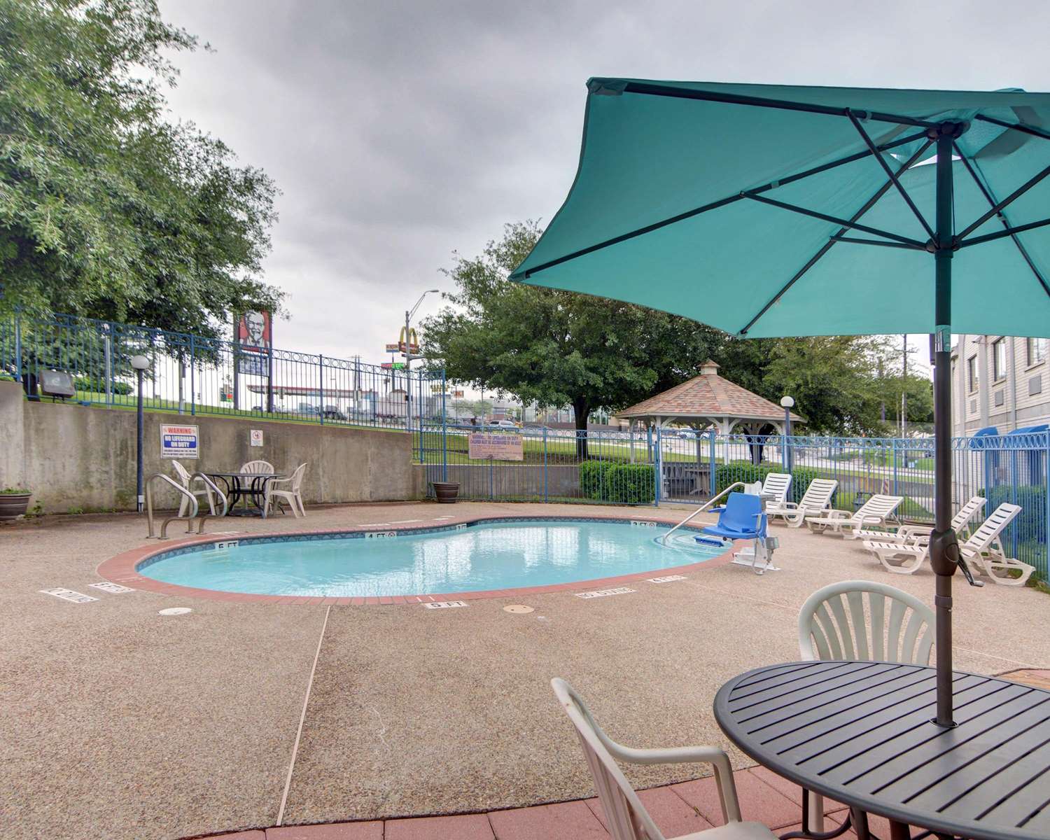 Quality Inn & Suites Grand Prairie I20, Exit 454, TX See Discounts