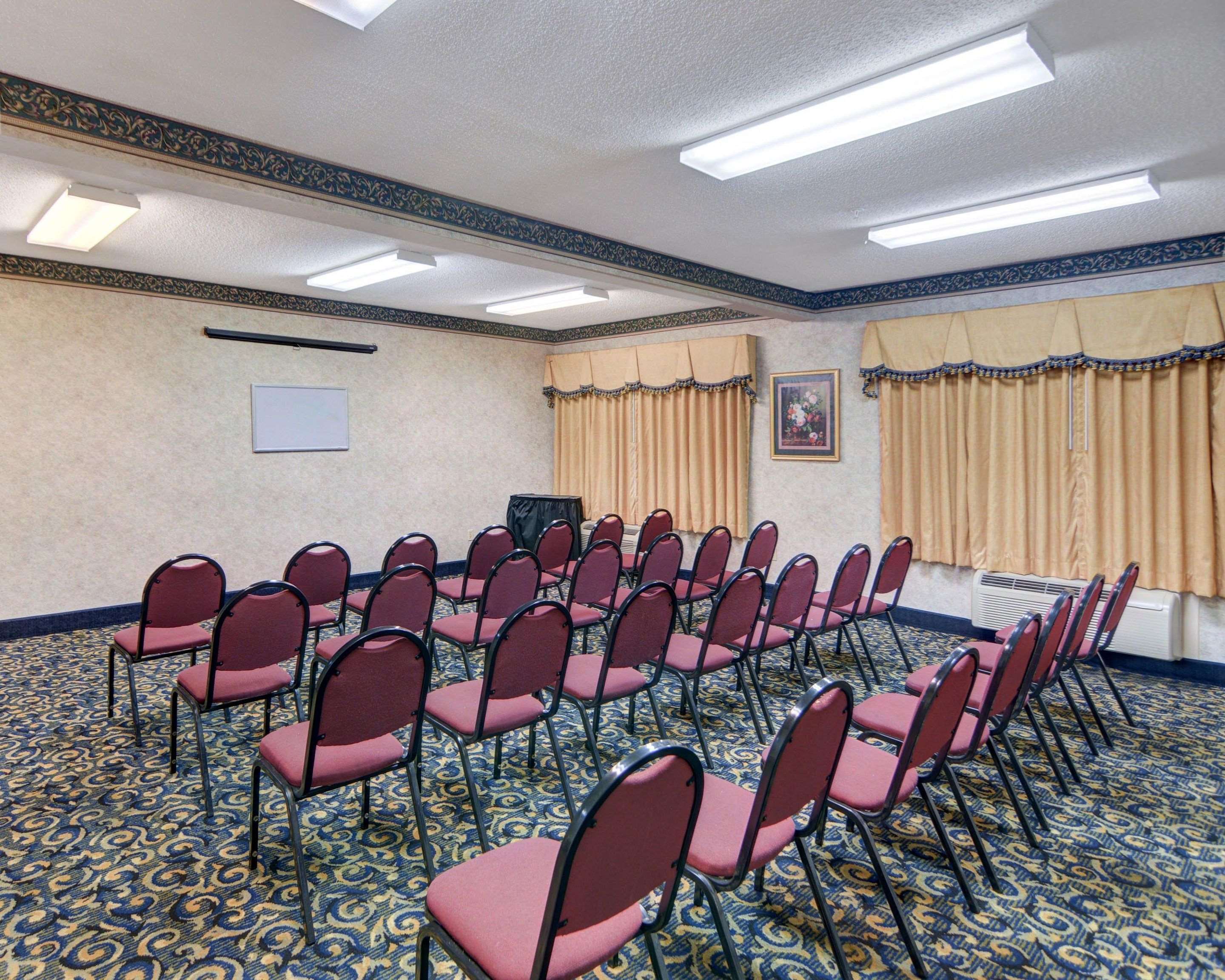 Meeting room | Quality Inn & Suites