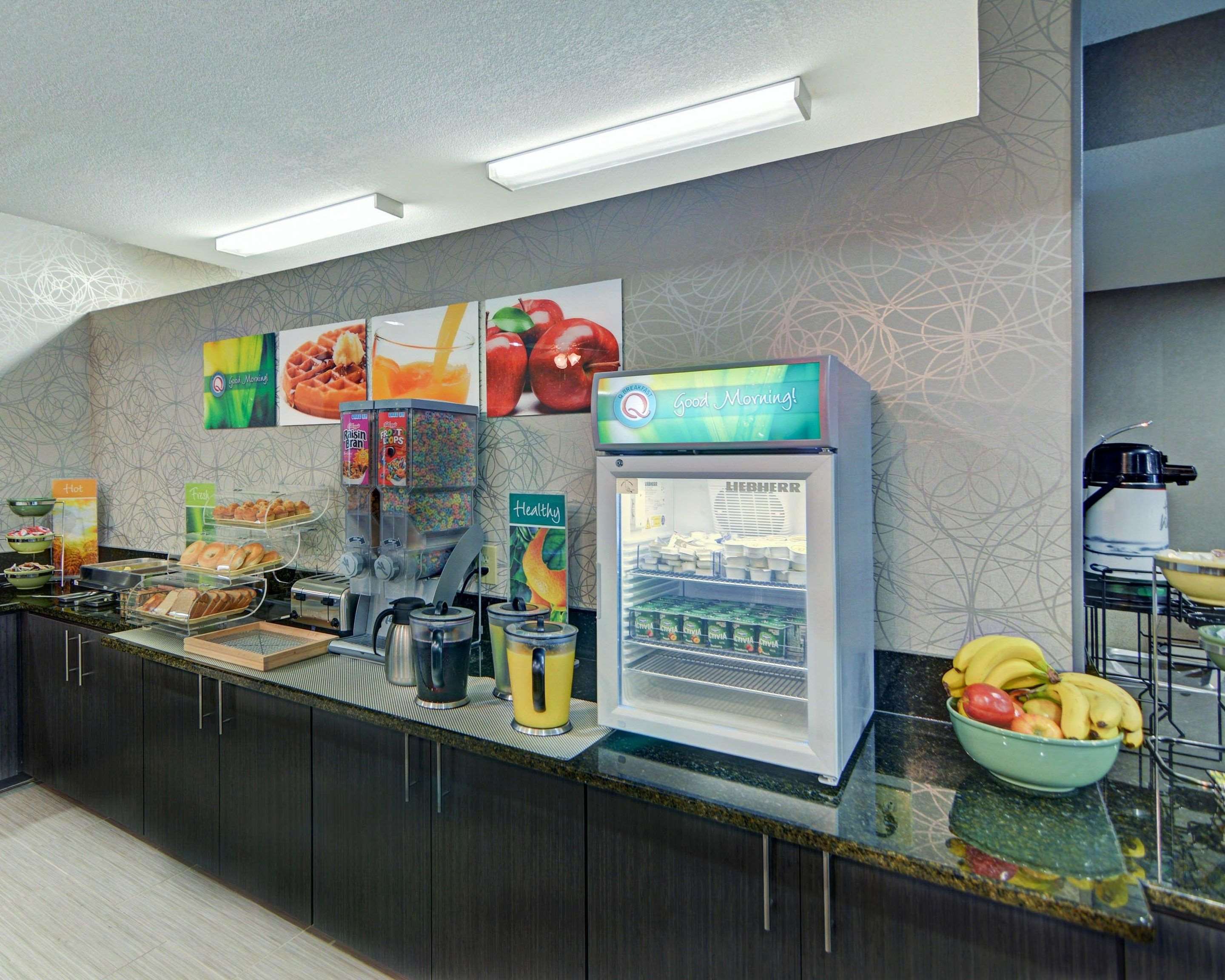 Breakfast counter | Quality Inn & Suites