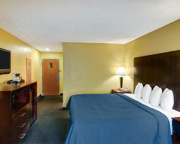  - Quality Inn & Suites Grand Prairie - I-20, Exit 454