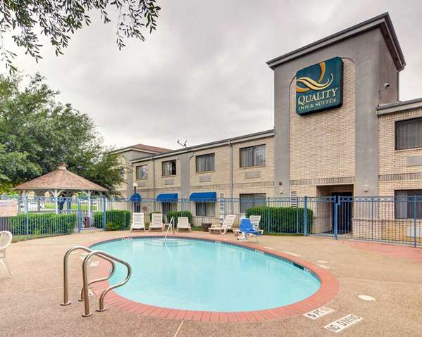 Pool - Quality Inn & Suites Grand Prairie - I-20, Exit 454