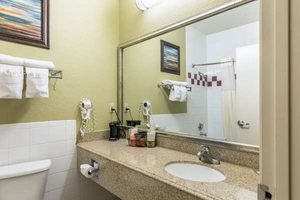  - Quality Suites North Houston - I-45, Exits 66 & 66A