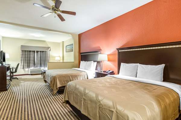 Suite - Quality Suites North Houston - I-45, Exits 66 & 66A