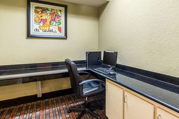 Conference Area - Quality Suites North Houston - I-45, Exits 66 & 66A