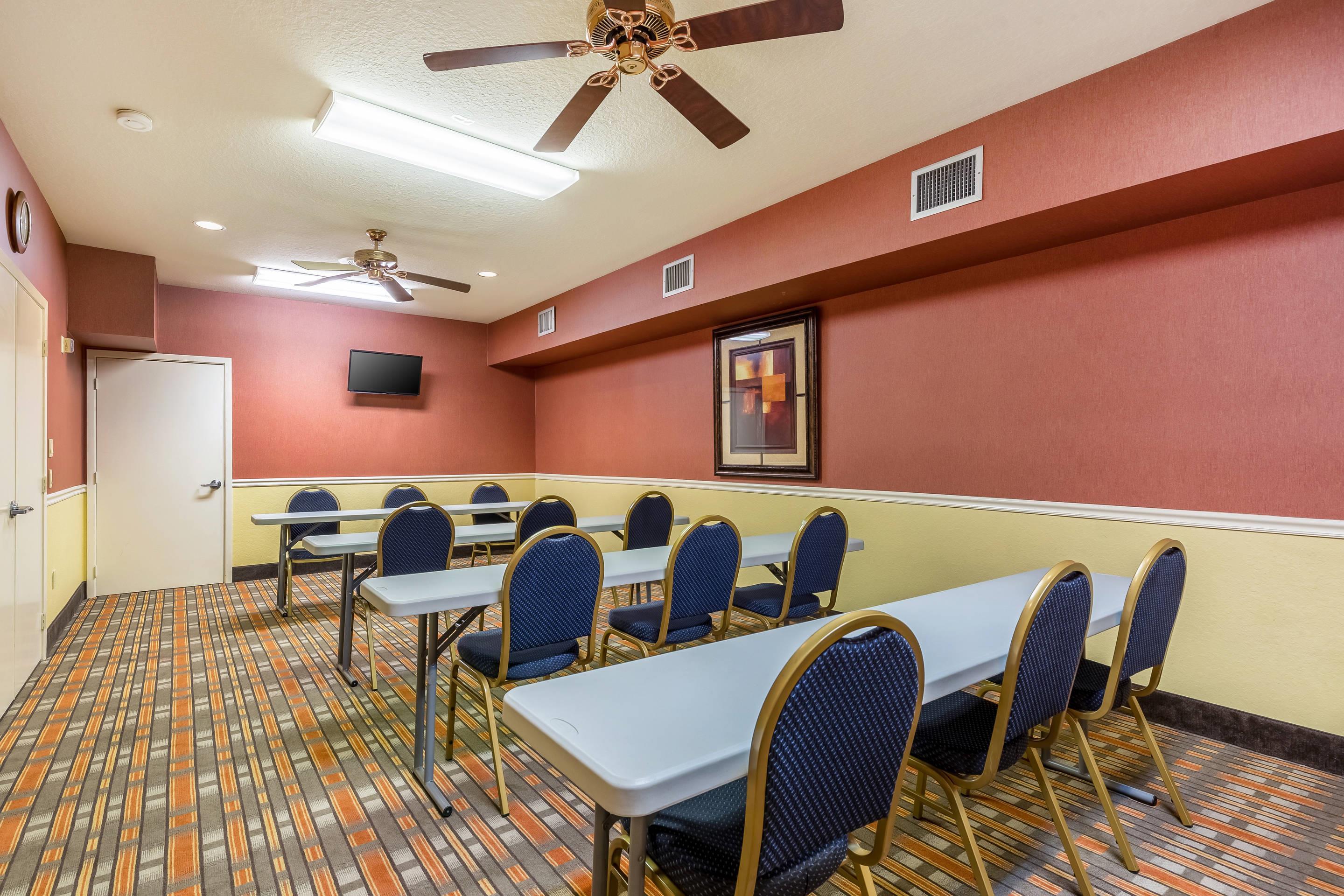 Meeting room | Quality Suites North