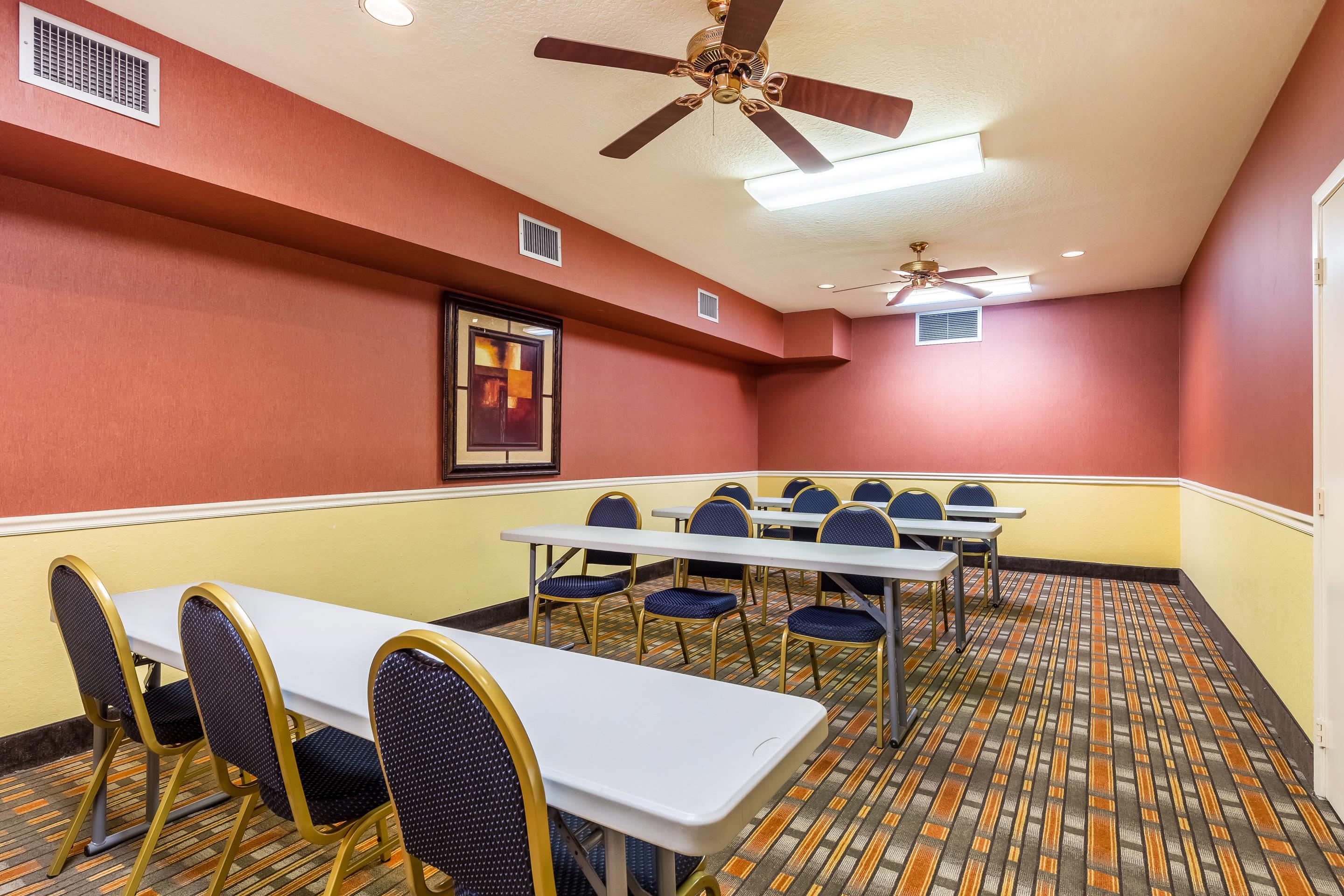 Meeting room | Quality Suites North
