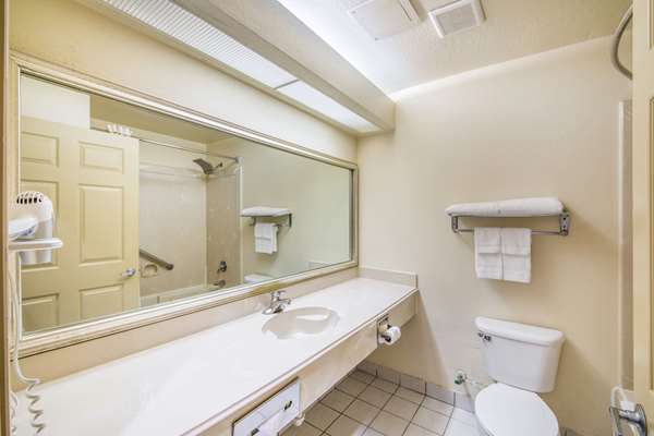  - Quality Inn Bastrop