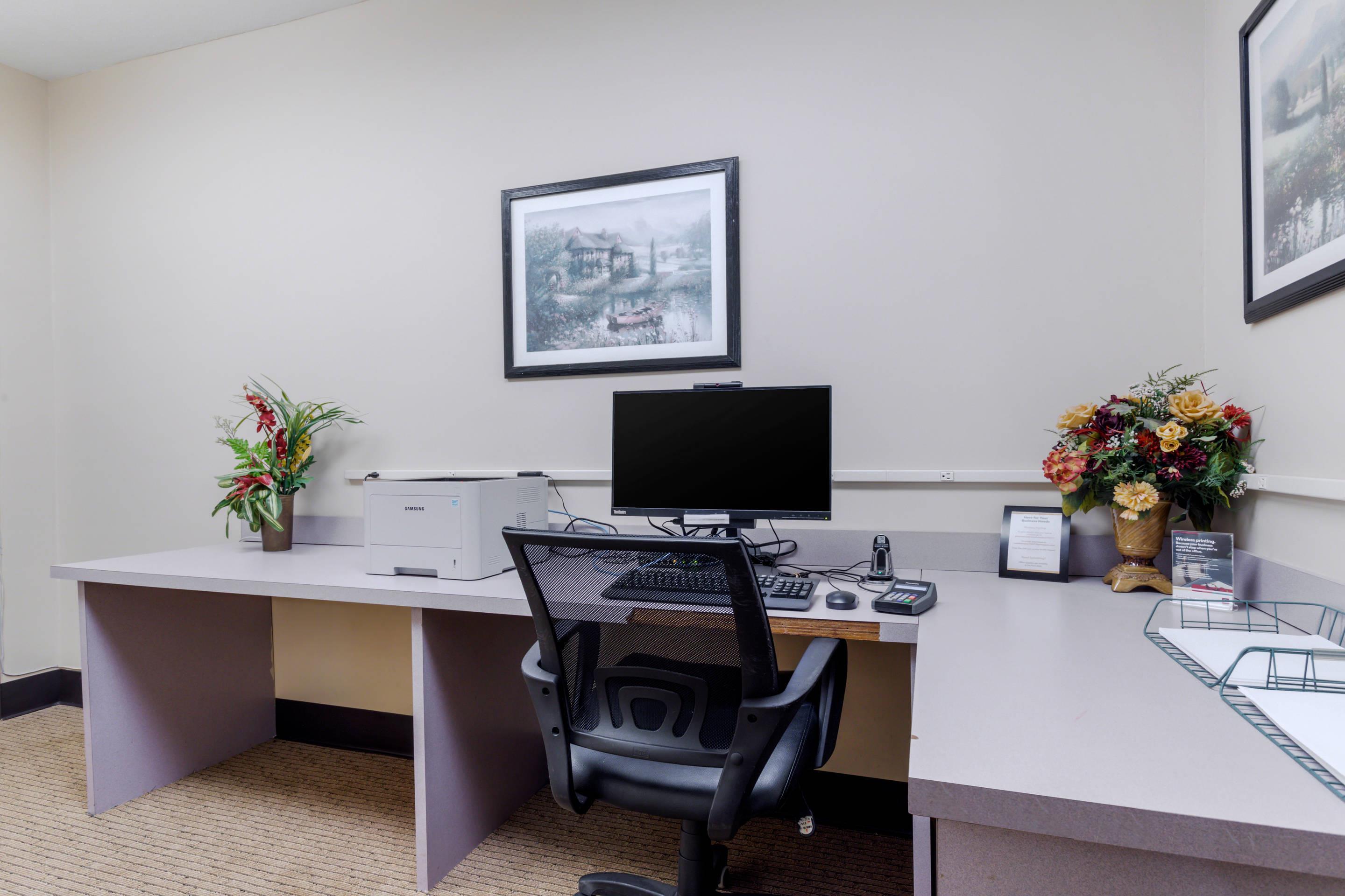 Business center | Comfort Suites La Porte