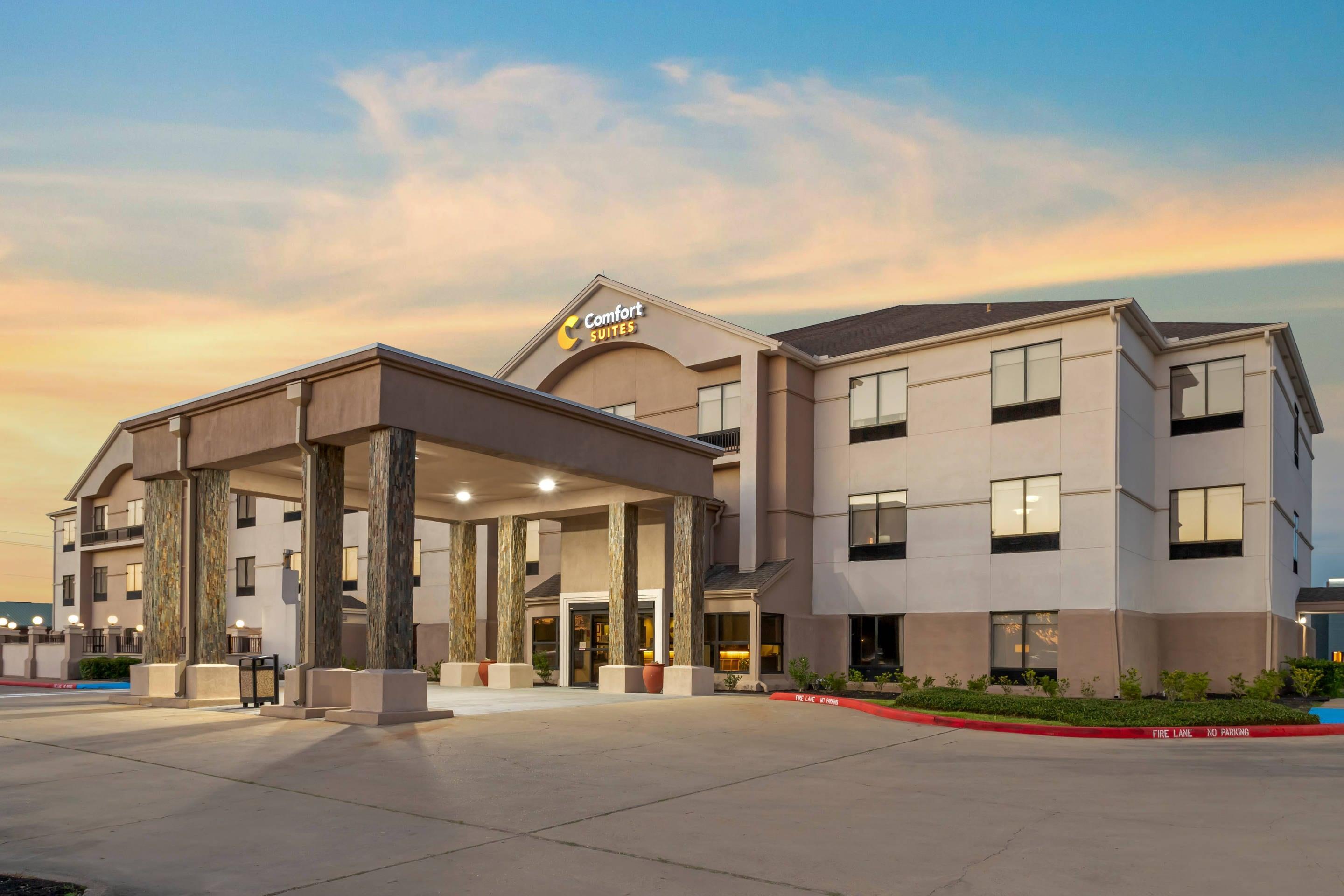 Hotel exterior | Comfort Suites La Porte
