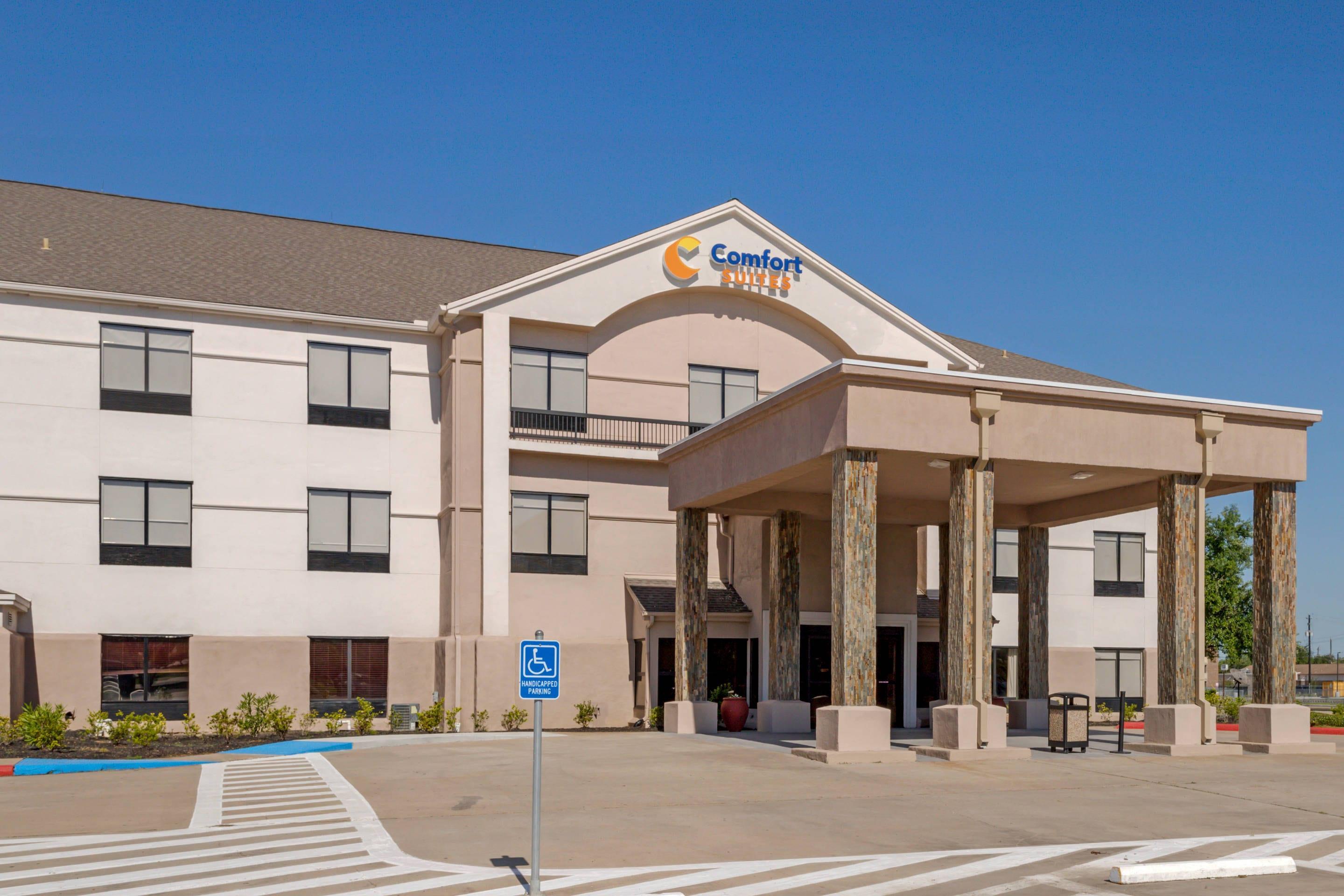 Hotel exterior | Comfort Suites La Porte