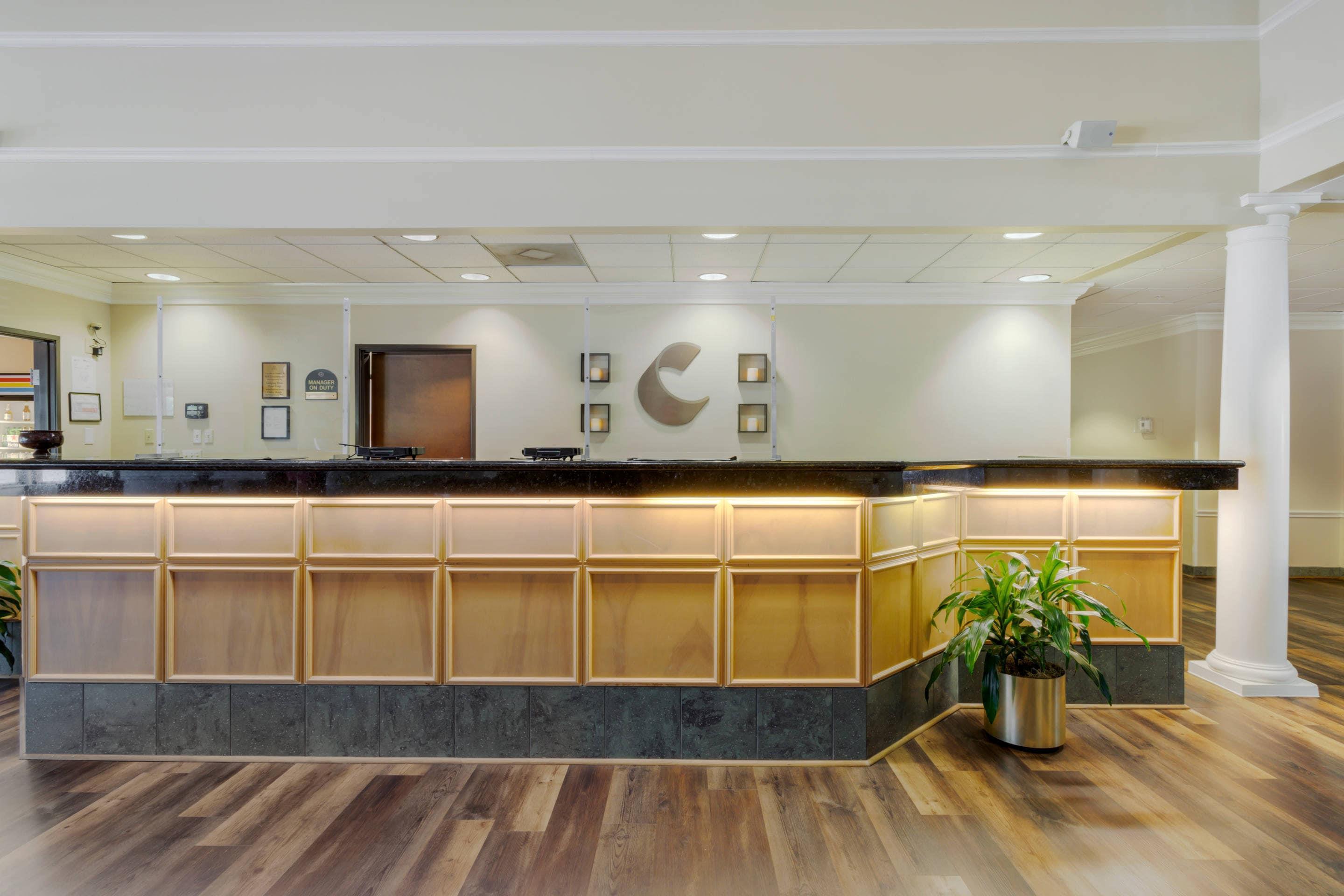 Hotel lobby | Comfort Suites La Porte