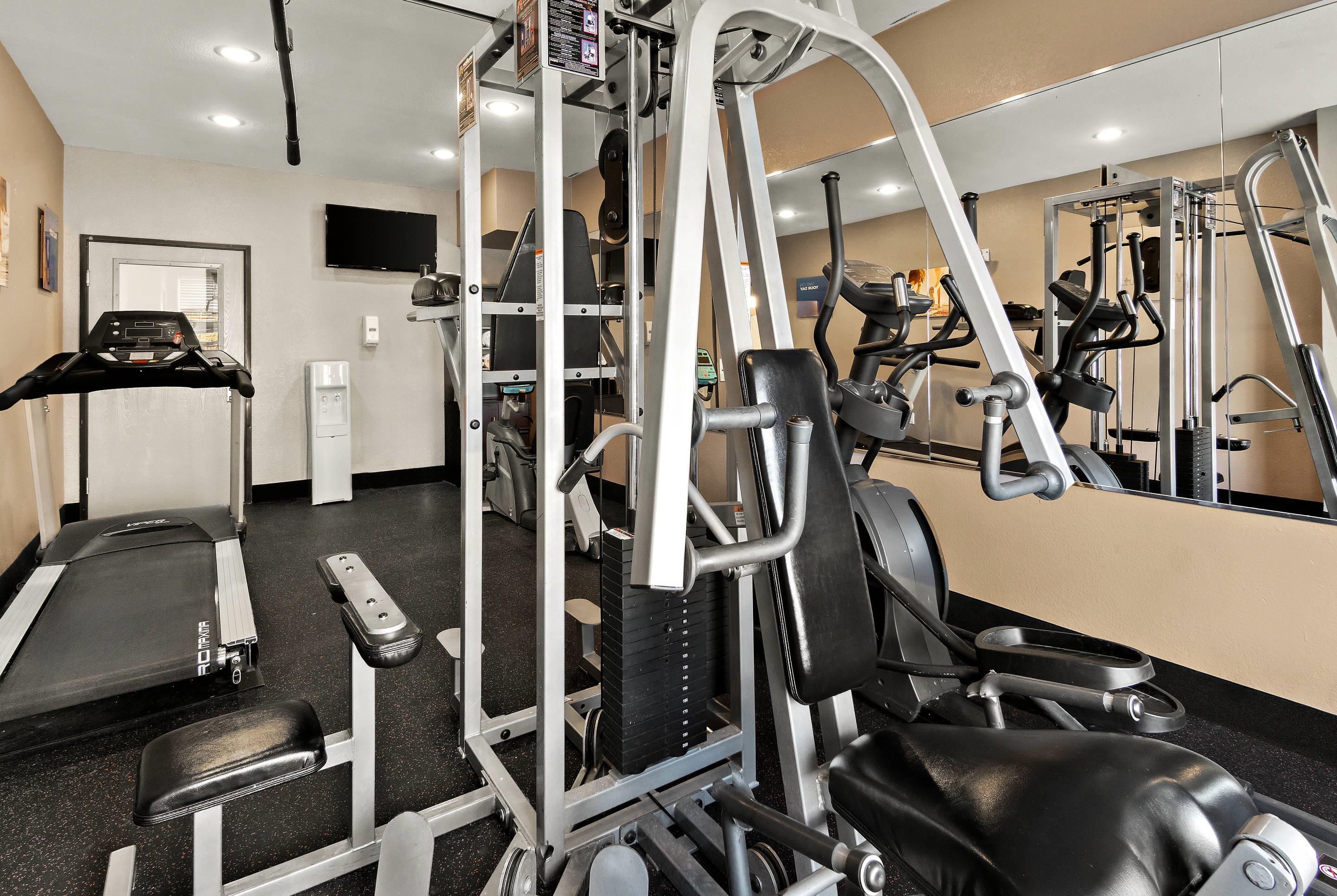 Exercise room | Comfort Suites North Fossil Creek