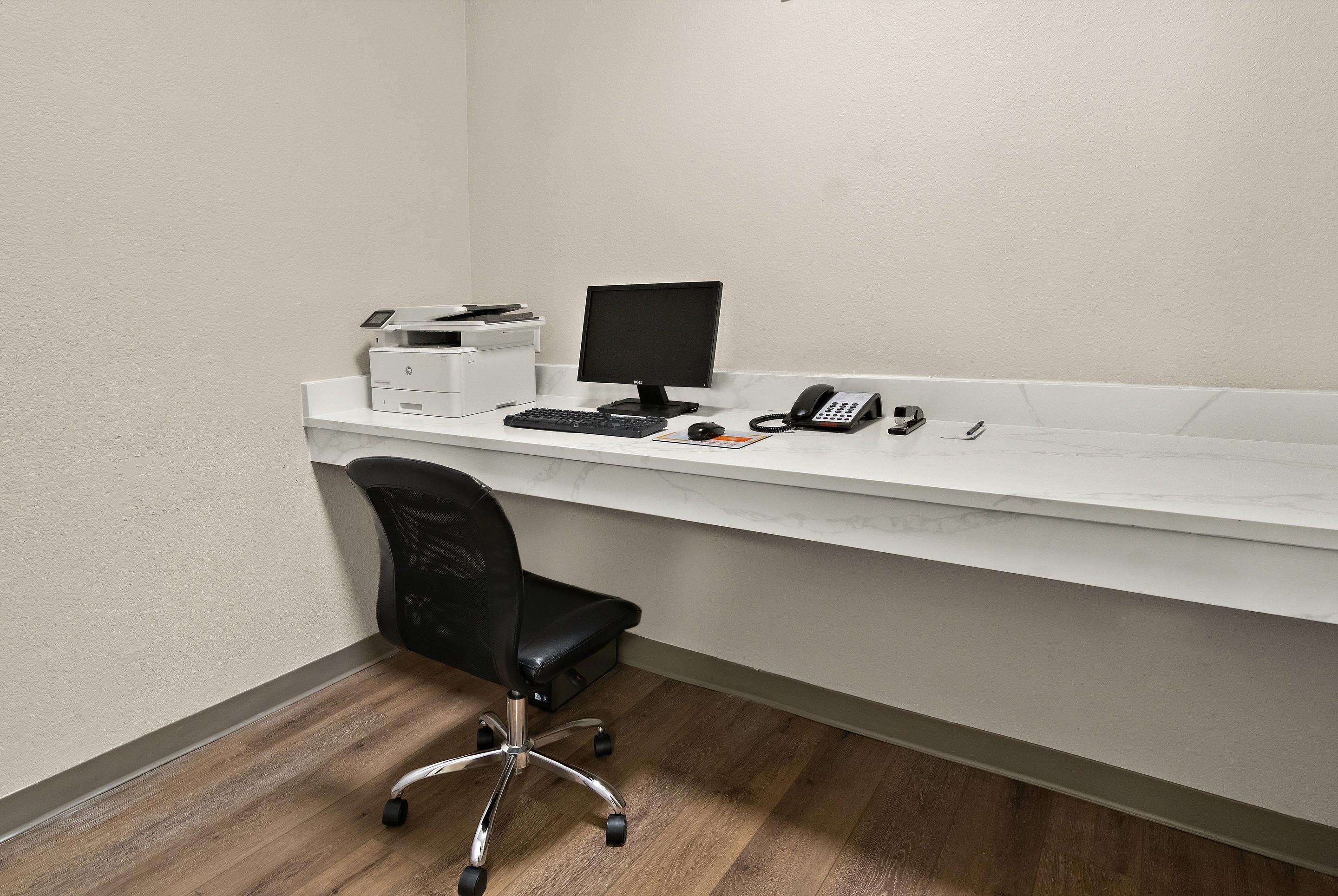 Business center | Comfort Suites North Fossil Creek