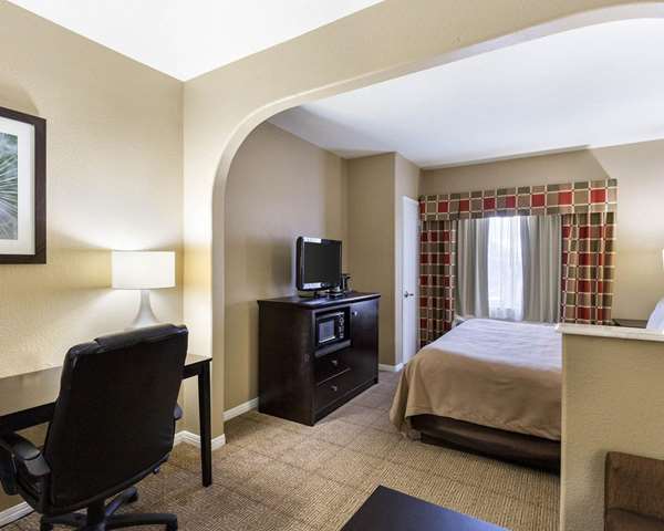 Suite - Quality Suites Northwest Freeway Houston