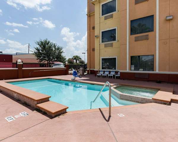 Pool - Quality Suites Northwest Freeway Houston