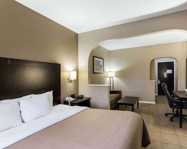Suite - Quality Suites Northwest Freeway Houston