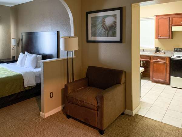 Suite - Quality Suites Northwest Freeway Houston