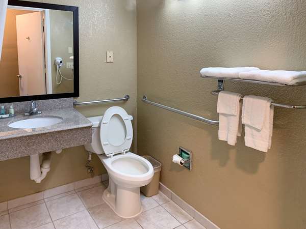  - Quality Suites Northwest Freeway Houston