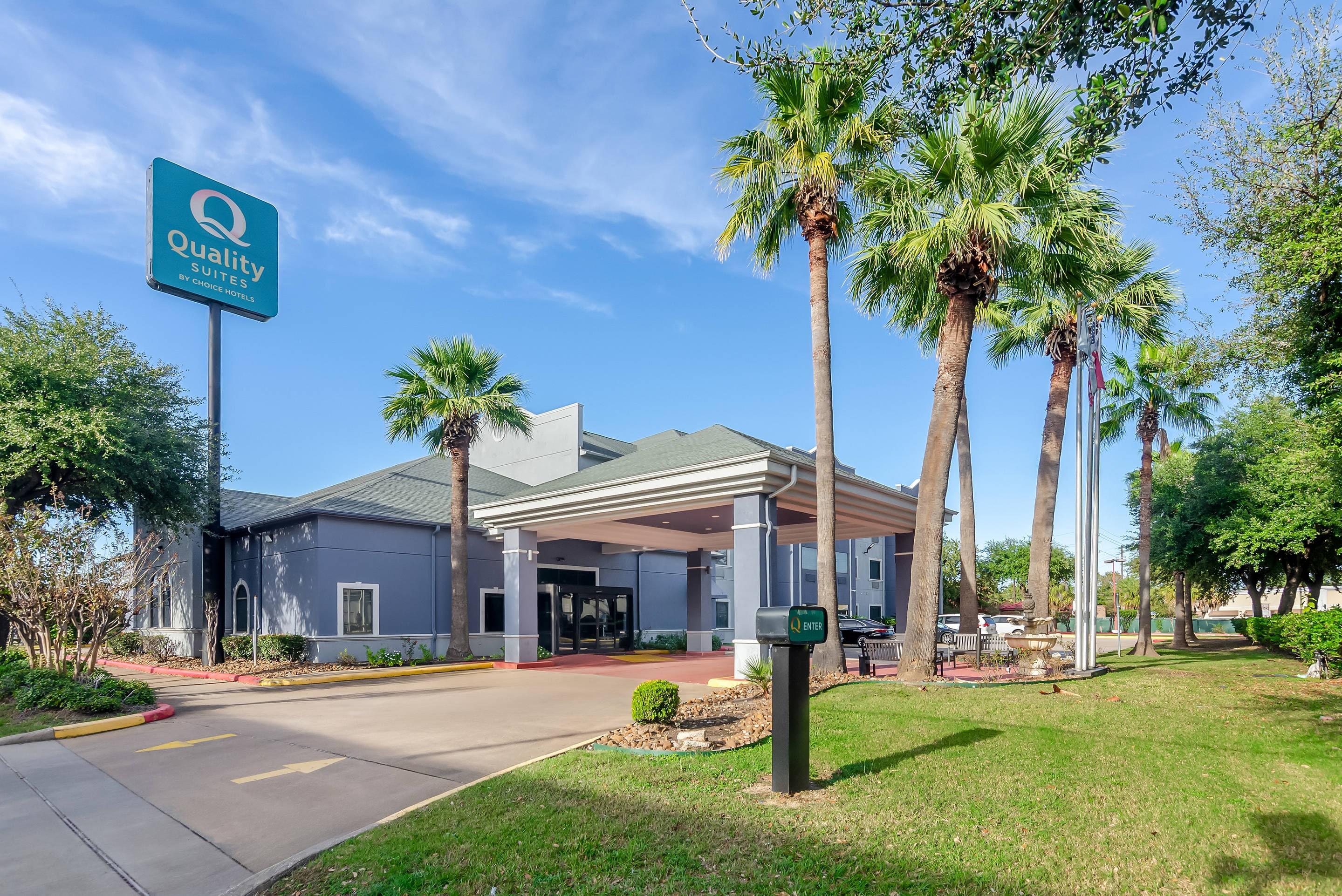 Hotel exterior | Quality Suites Houston NW Cy-Fair