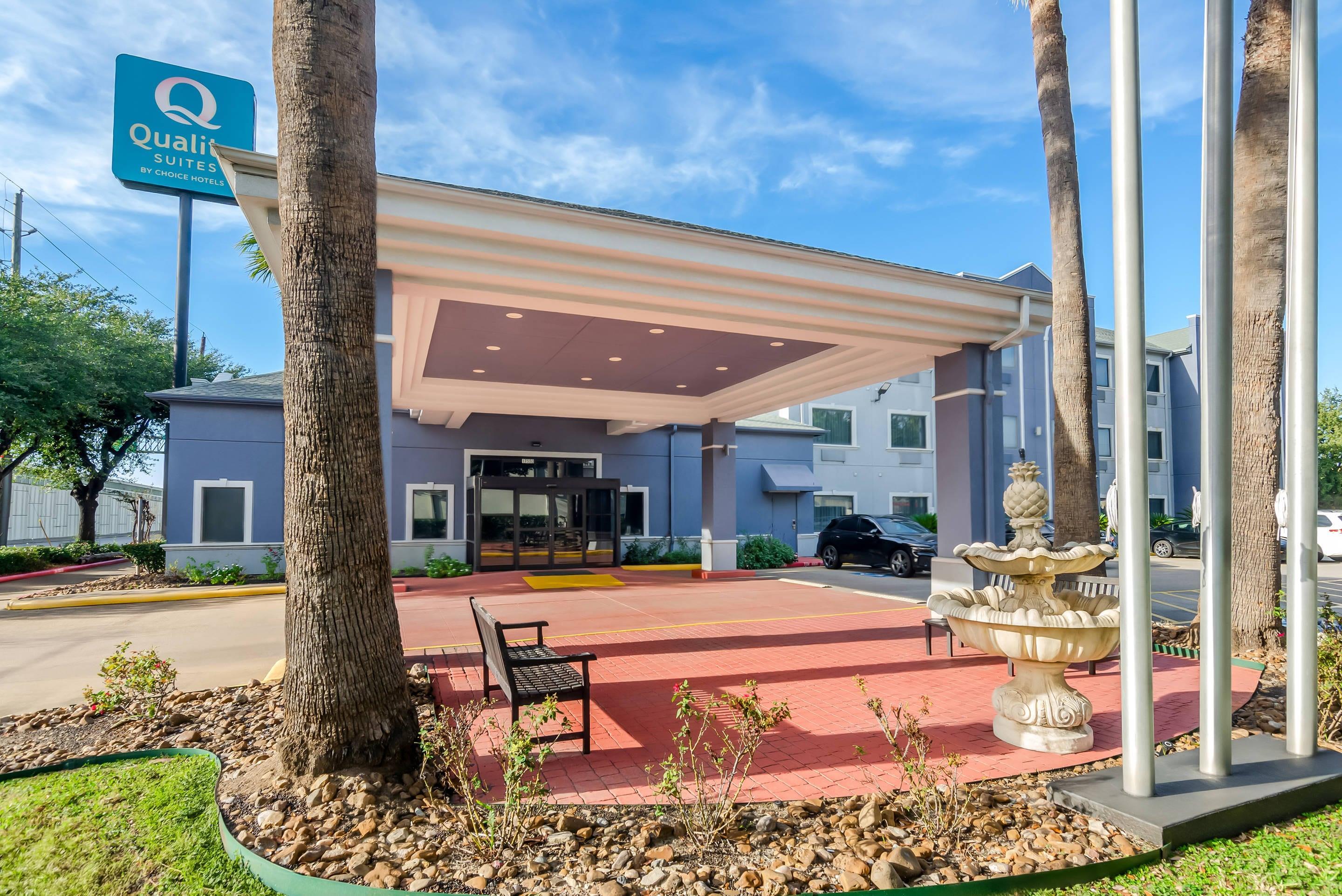 Hotel exterior | Quality Suites Houston NW Cy-Fair