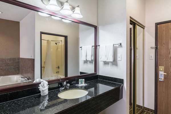  - Quality Suites Burleson