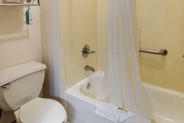  - Quality Suites Burleson
