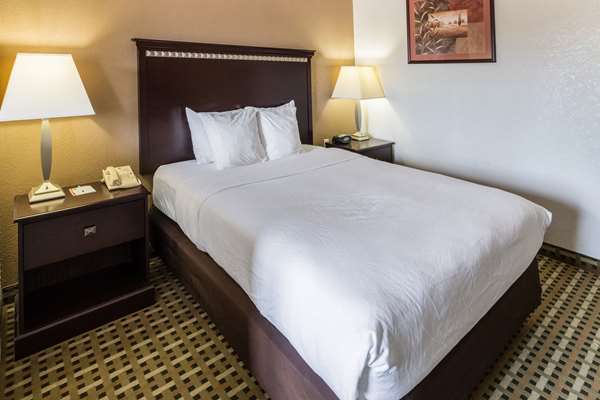  - Quality Suites Burleson
