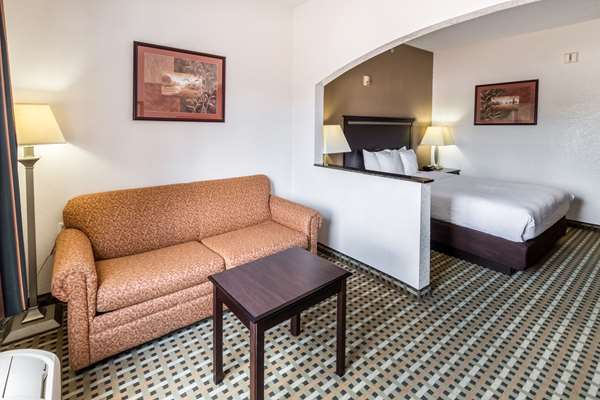  - Quality Suites Burleson