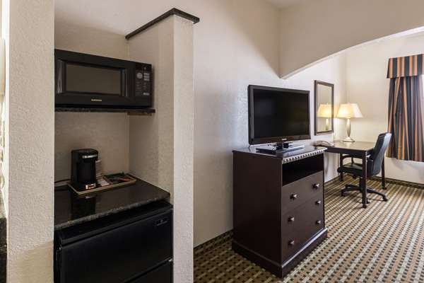  - Quality Suites Burleson