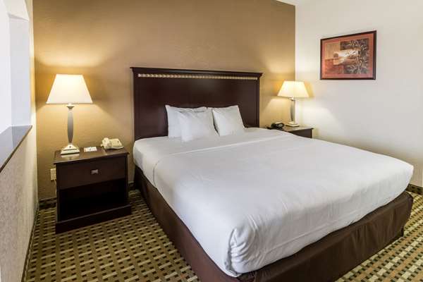  - Quality Suites Burleson