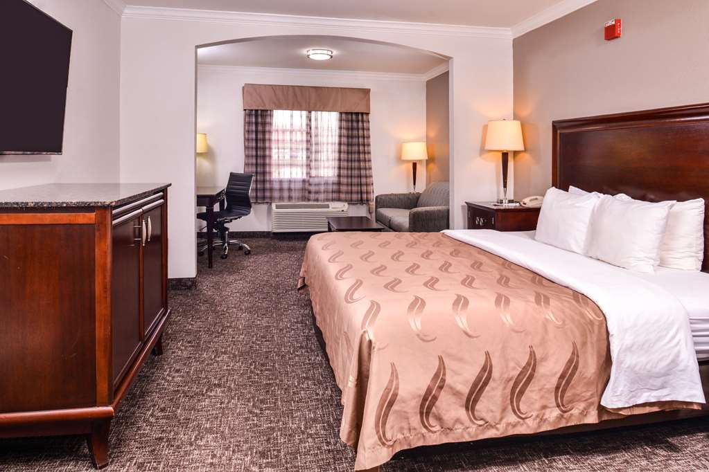QUALITY INN AND SUITES BEAUMONT-guestroom-Guest Room,Suite,On-Site.jpg