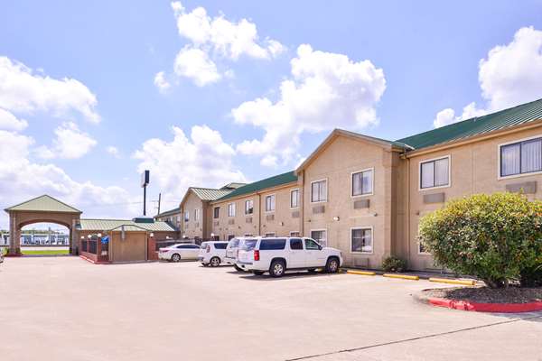 Exterior view - Quality Inn & Suites Beaumont - I-10, Exit 851