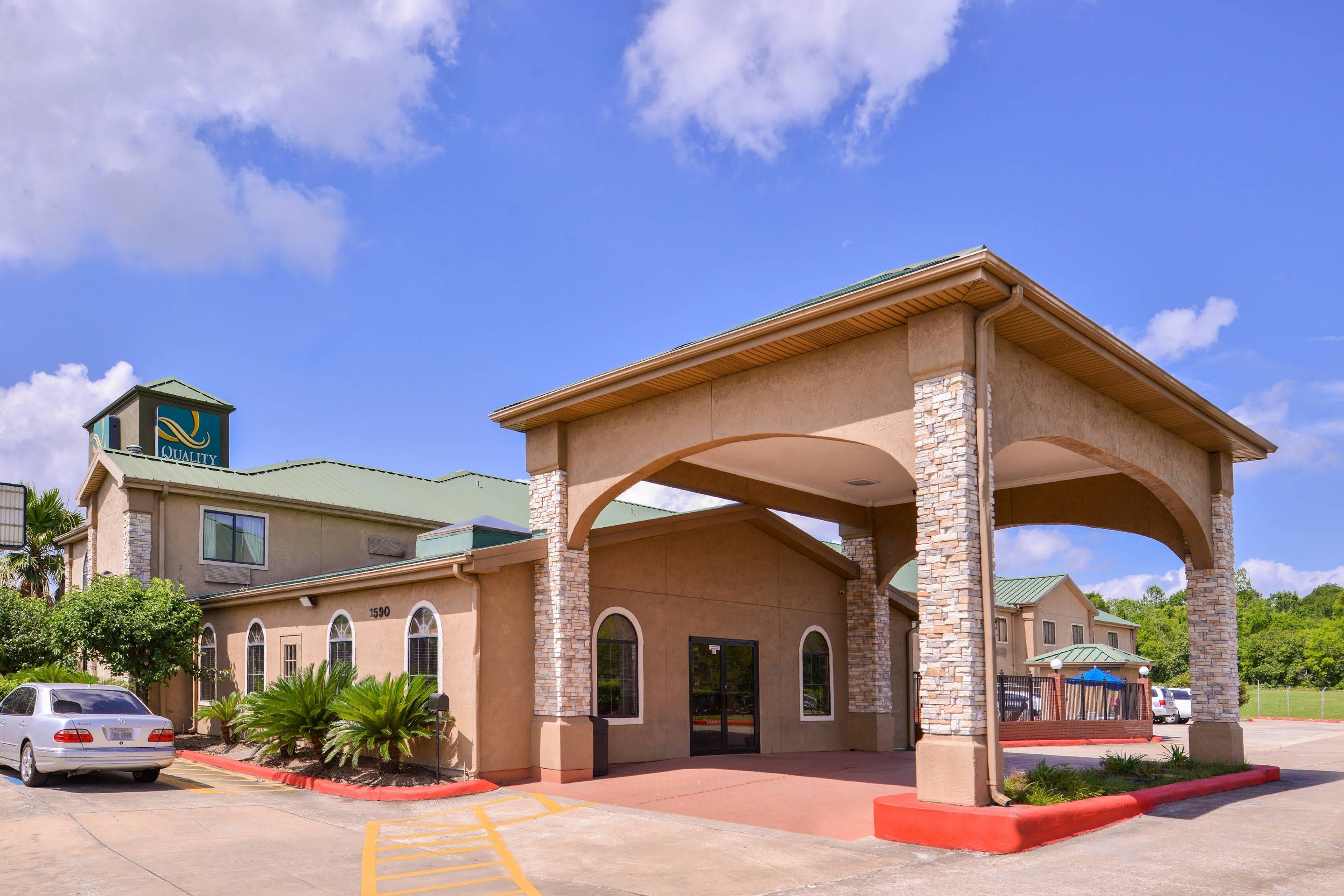 Hotel exterior | Quality Inn And Suites Beaumont