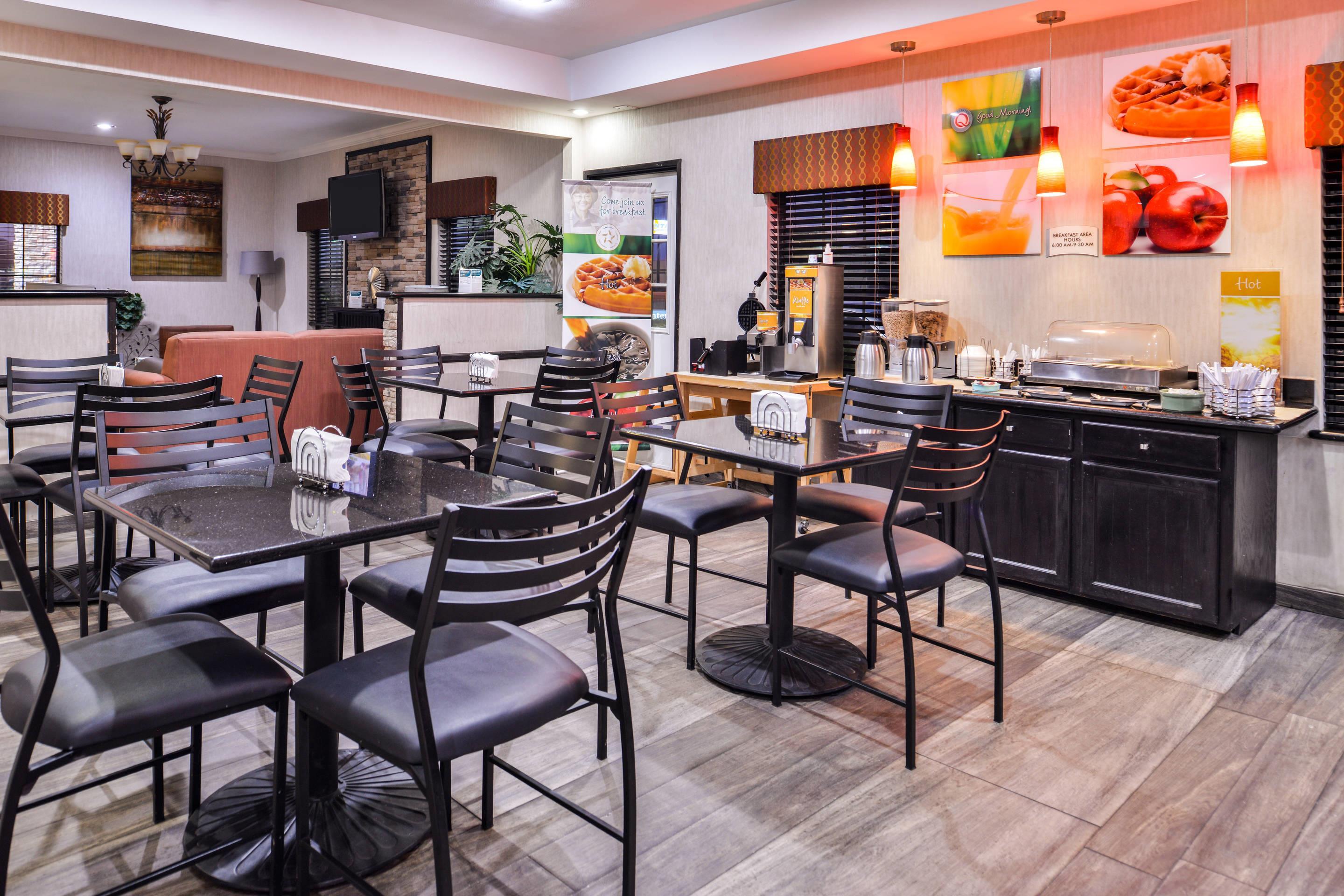 Spacious breakfast area | Quality Inn And Suites Beaumont