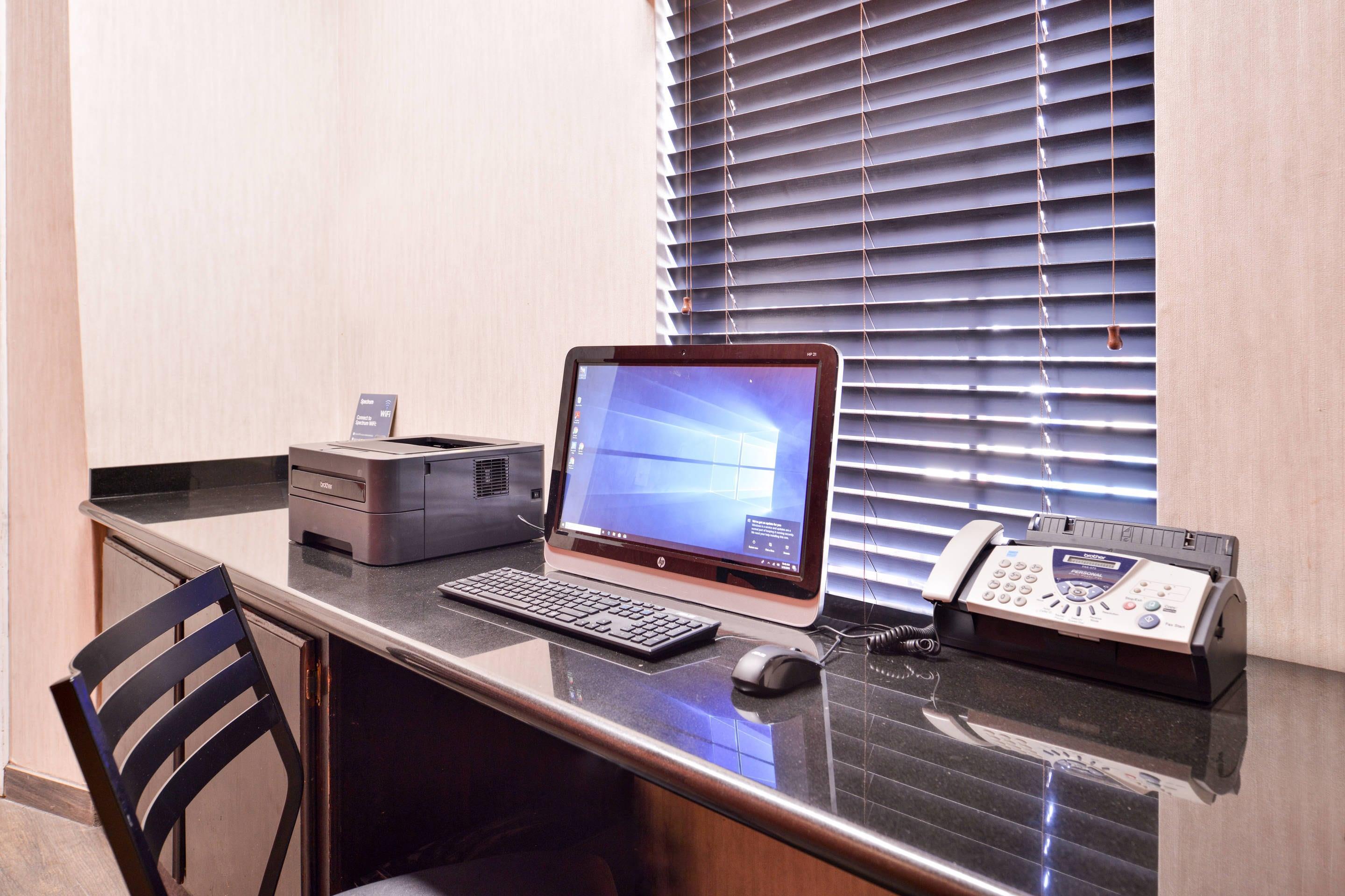 Business center | Quality Inn And Suites Beaumont