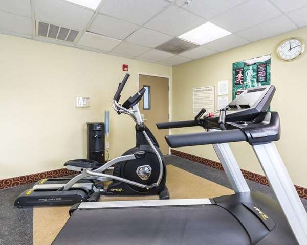 Fitness/ Exercise Room - Econo Lodge Inn & Suites East Houston - I-10, Exit 778 & 778A