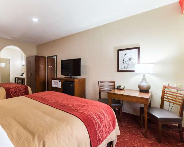  - Econo Lodge Inn & Suites East Houston - I-10, Exit 778 & 778A