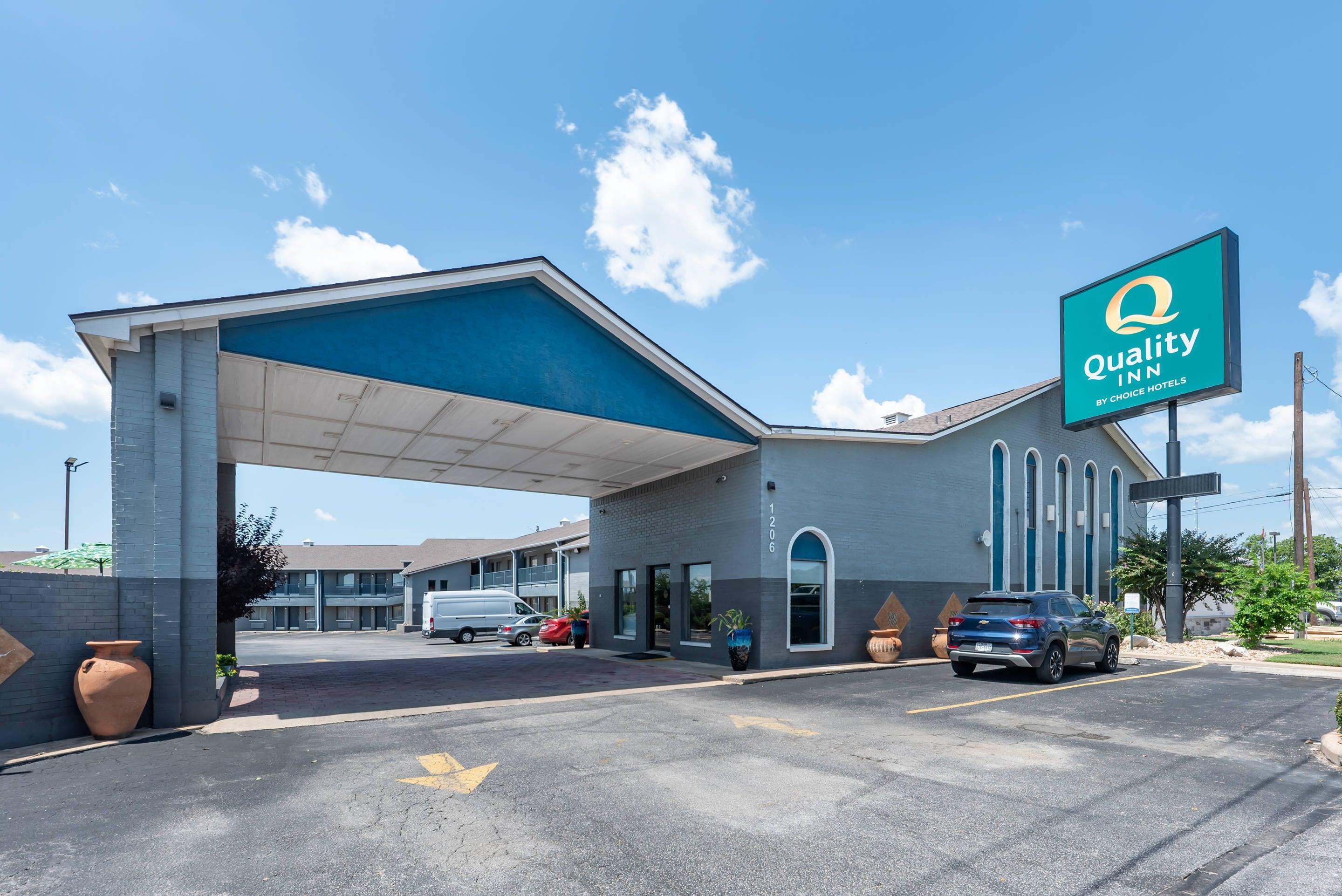 Hotel exterior | Quality Inn Near Lake Marble Falls