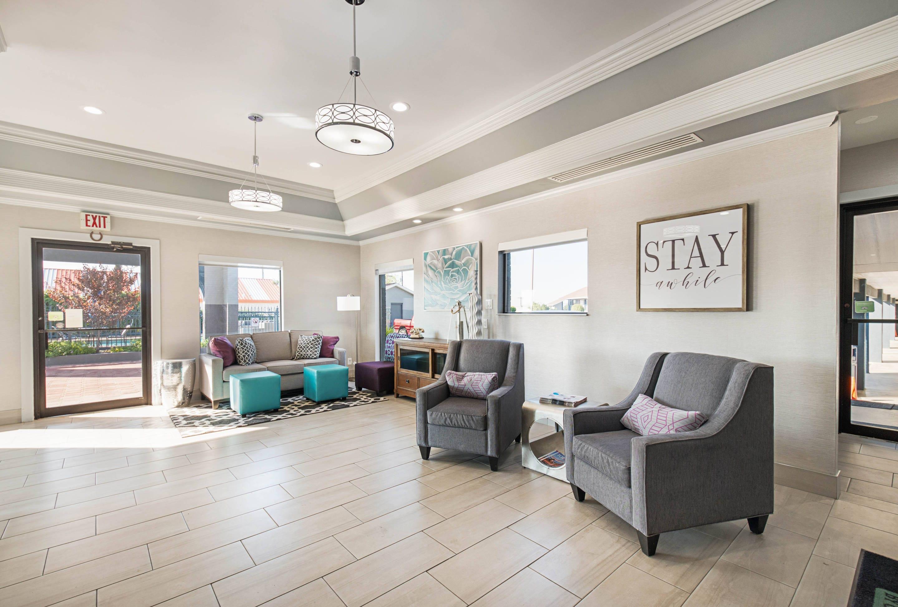 Hotel lobby | Quality Inn Near Lake Marble Falls