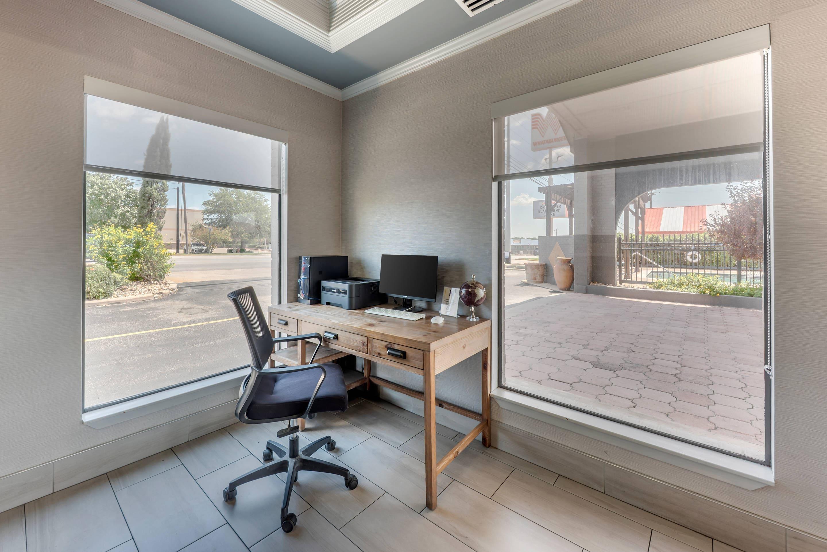Business center | Quality Inn Near Lake Marble Falls