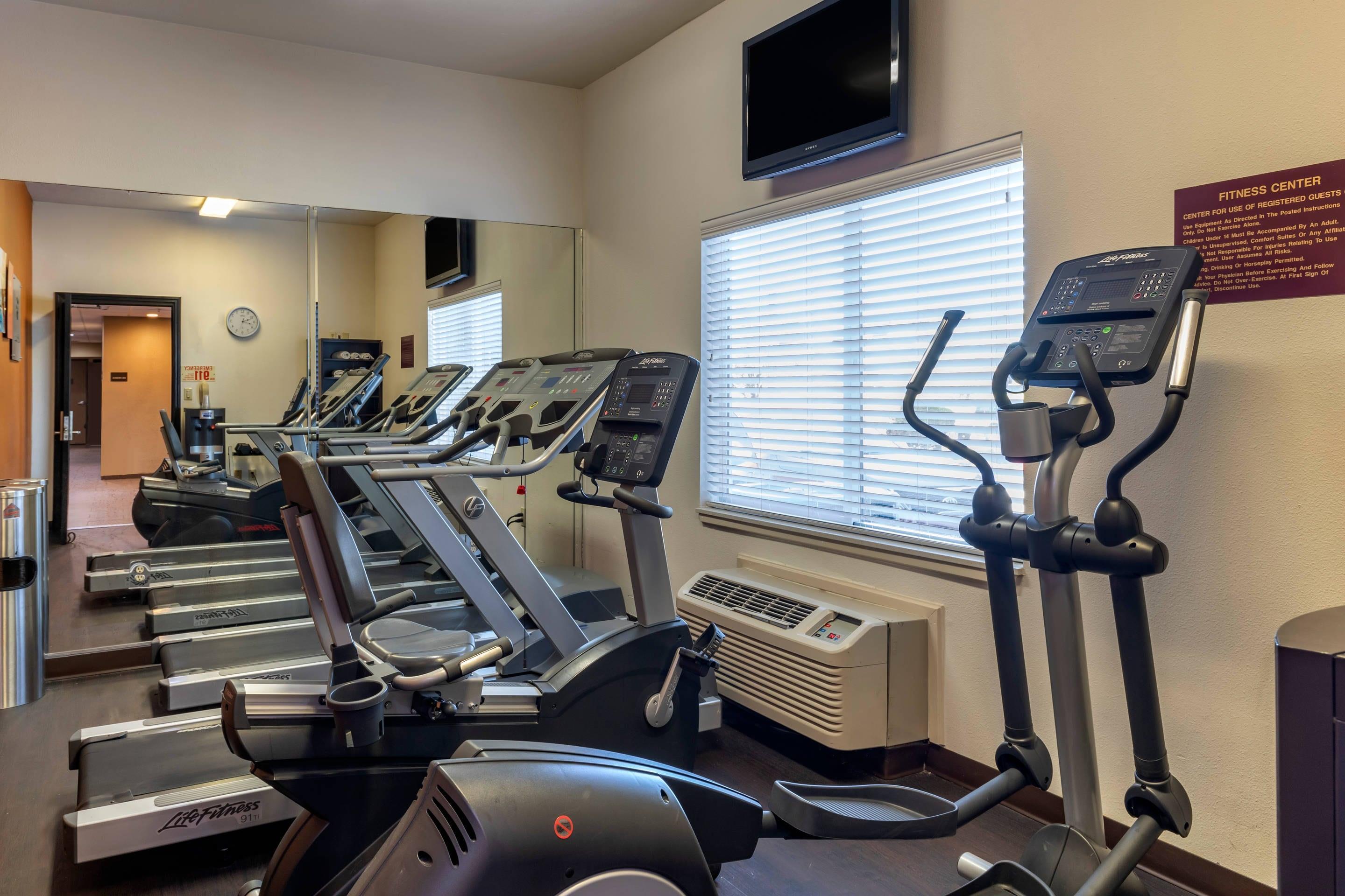 Fitness center | Comfort Suites The Colony - Plano West