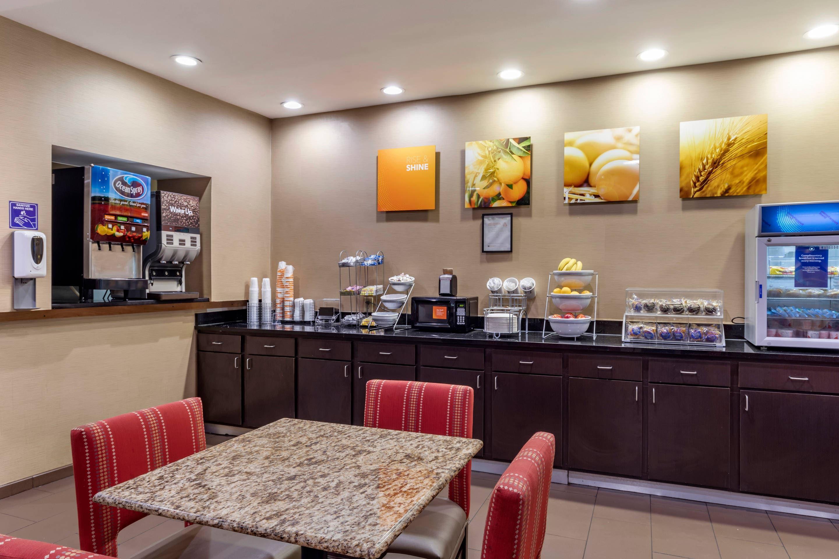 Breakfast area | Comfort Suites The Colony - Plano West
