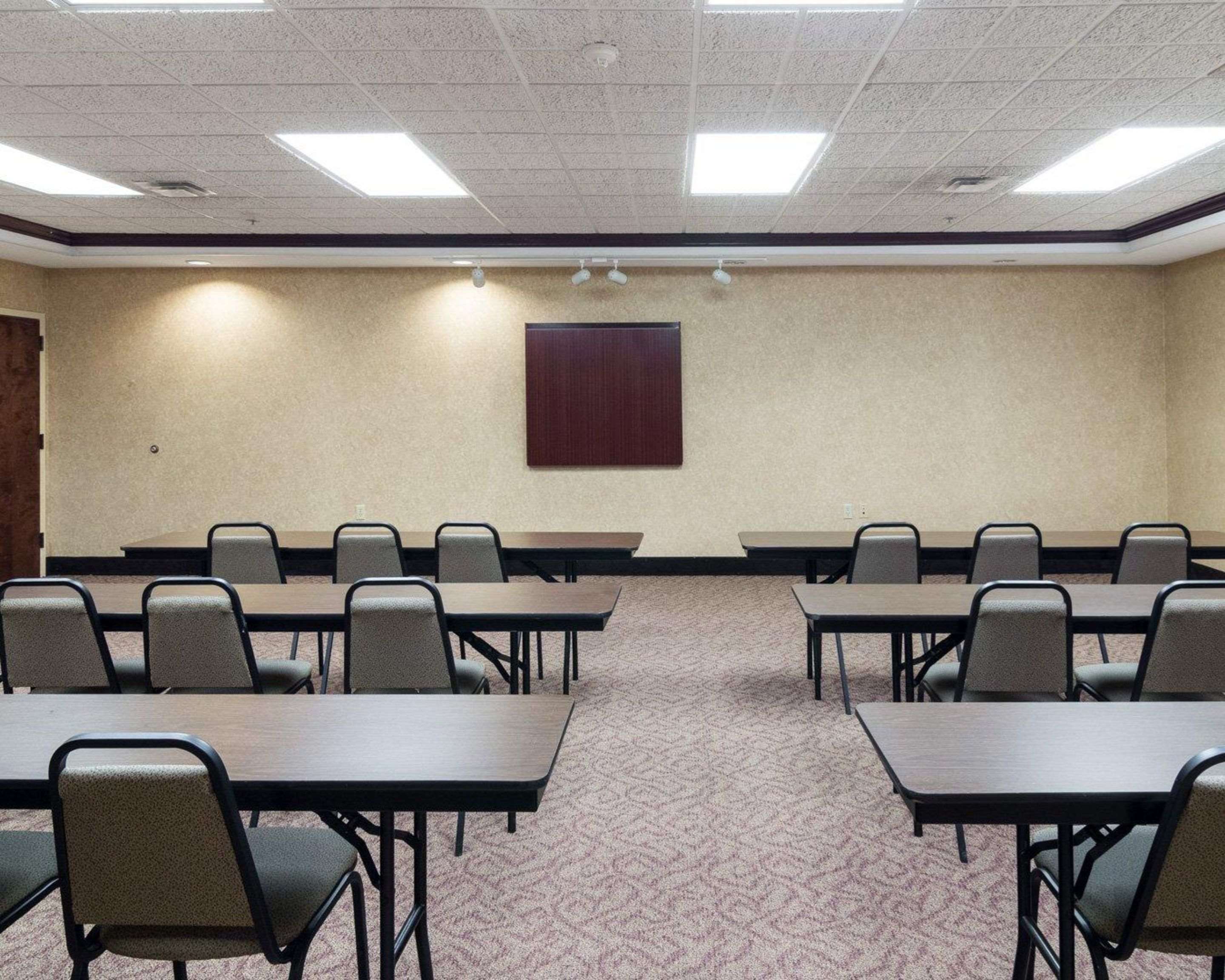 Meeting room with classroom-style setup