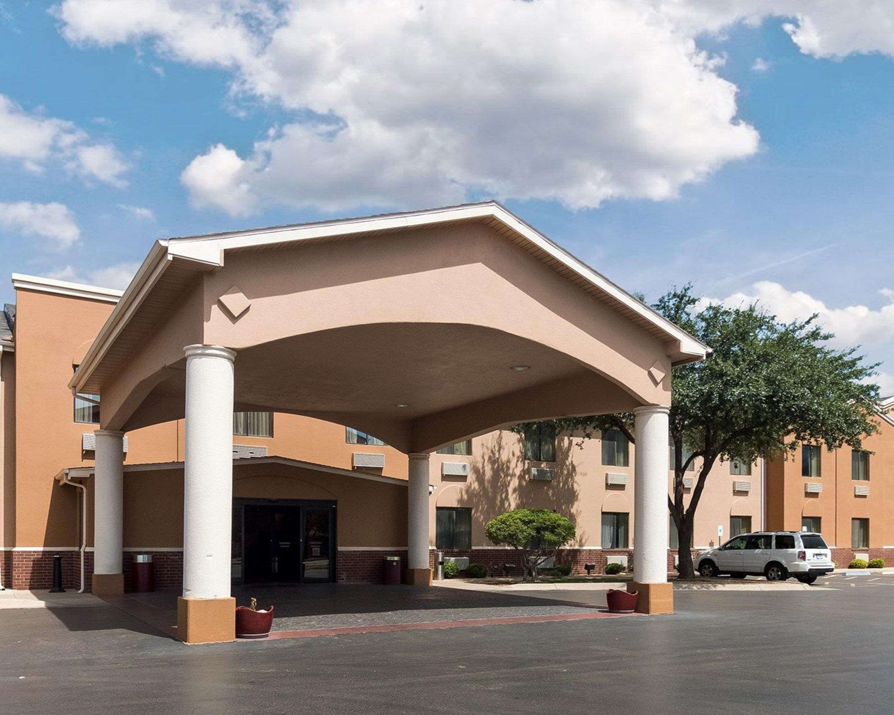 Quality Suites hotels in Midland, TX