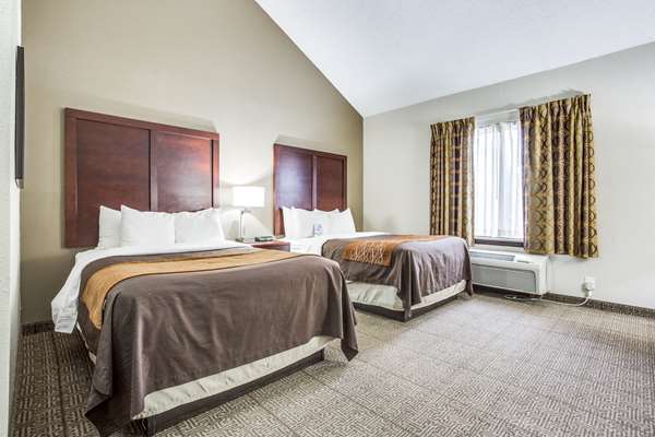  - Comfort Inn & Suites Market Center Dallas - I-35, Exit 433B